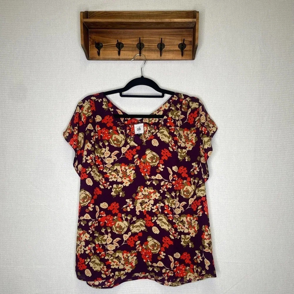 CAbi | Floral Short‎ Sleeve V neck Top Medium - Picture 1 of 5